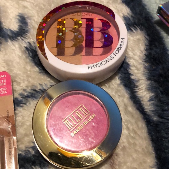 Makeup bundle - Picture 2 of 4